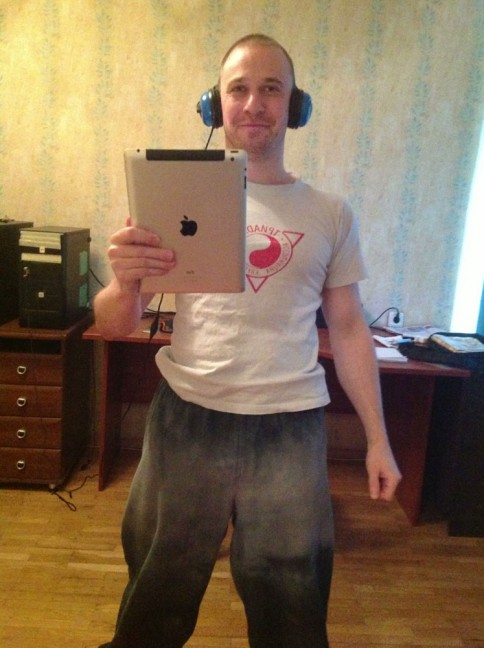 Михаил Ситнянский и его iPad4 =)